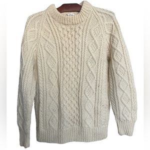 Vintage Chunky 100% Wool Irish Hand Knit Sweater
Bloody Foreland Size S/M EUC